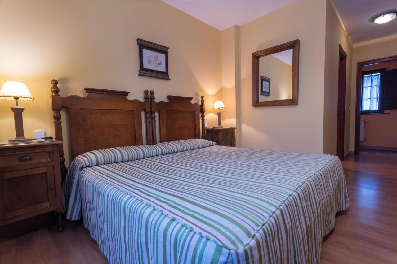 Posada De La Abadia - Adults Only Сантильяна-дель-Мар Экстерьер фото