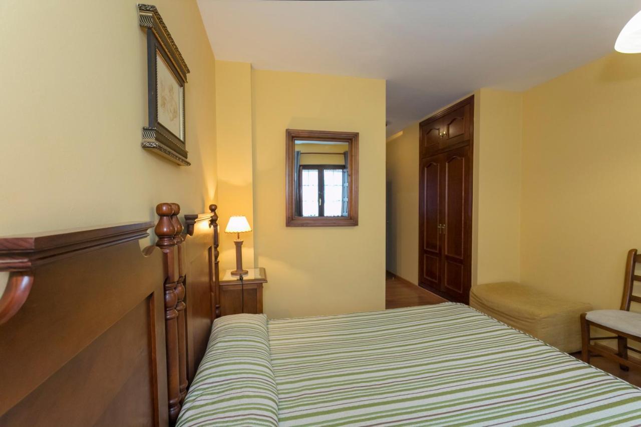 Posada De La Abadia - Adults Only Сантильяна-дель-Мар Экстерьер фото