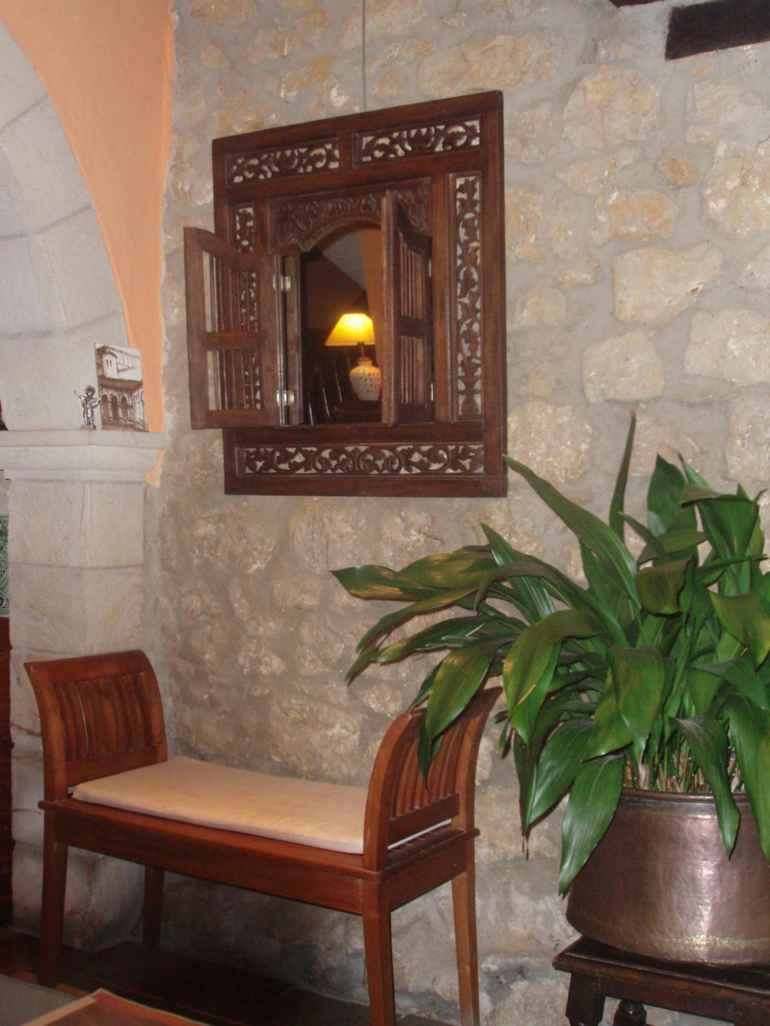 Posada De La Abadia - Adults Only Сантильяна-дель-Мар Экстерьер фото