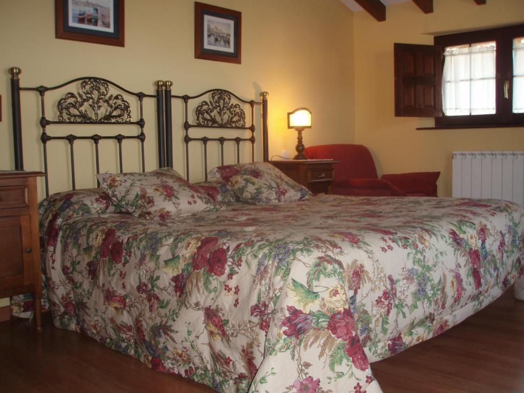 Posada De La Abadia - Adults Only Сантильяна-дель-Мар Экстерьер фото