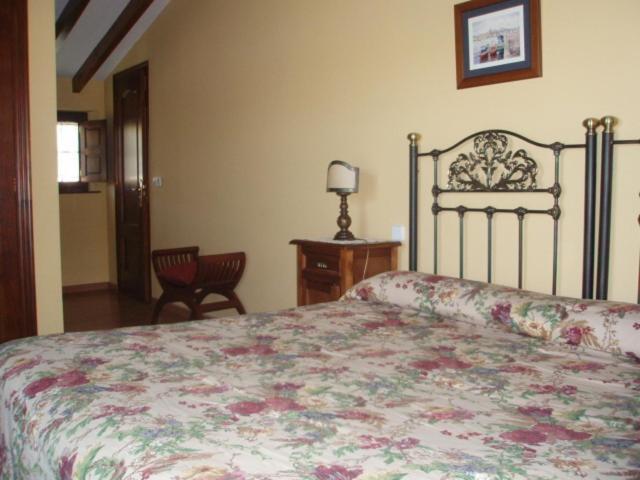 Posada De La Abadia - Adults Only Сантильяна-дель-Мар Экстерьер фото