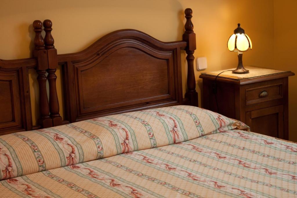 Posada De La Abadia - Adults Only Сантильяна-дель-Мар Экстерьер фото