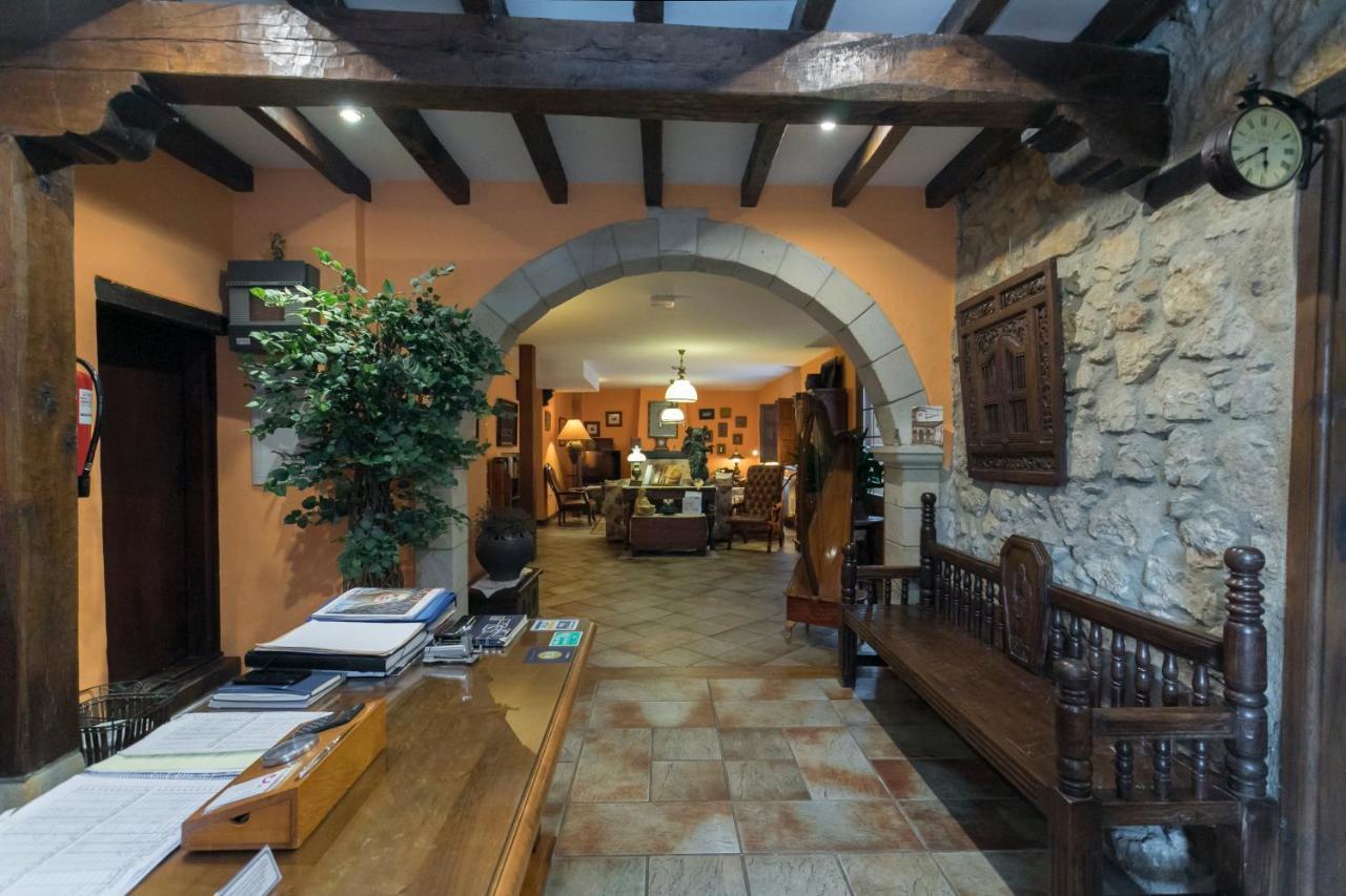 Posada De La Abadia - Adults Only Сантильяна-дель-Мар Экстерьер фото