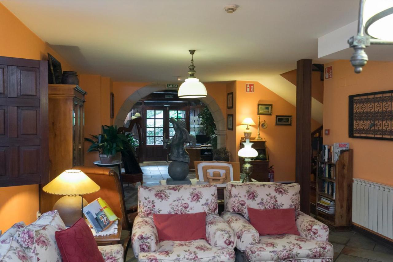 Posada De La Abadia - Adults Only Сантильяна-дель-Мар Экстерьер фото