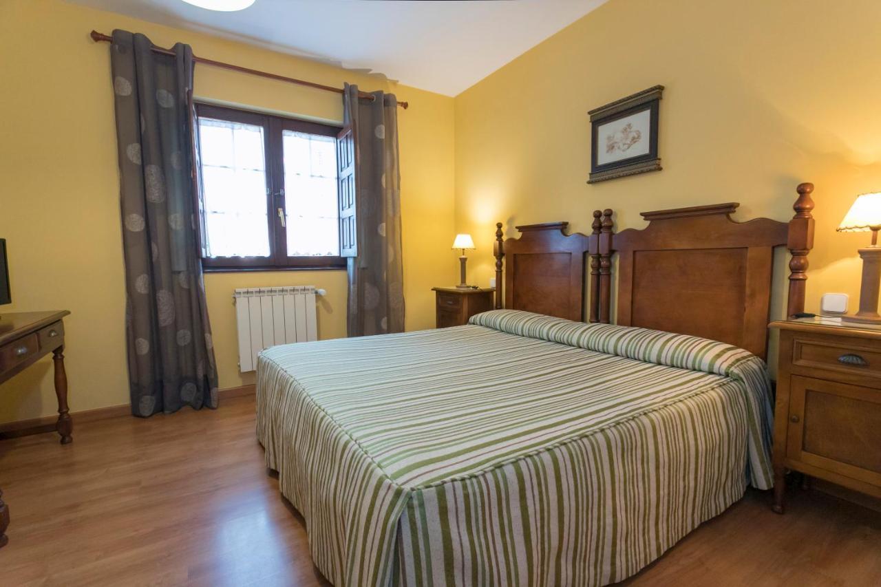 Posada De La Abadia - Adults Only Сантильяна-дель-Мар Экстерьер фото